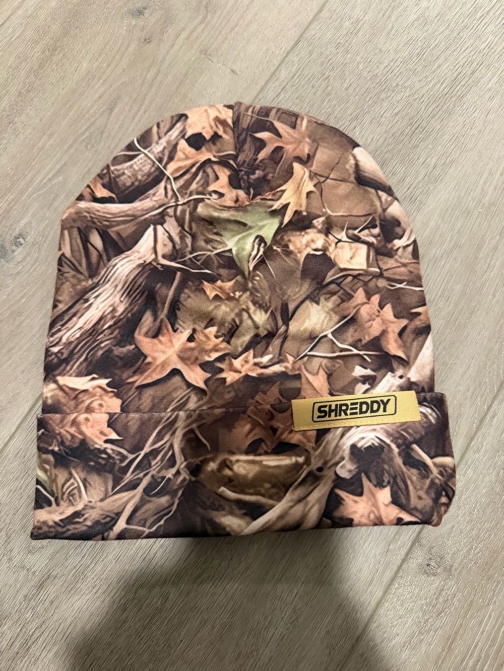 Shreddy Camo Leaf Knit Beanie - Brown & Green